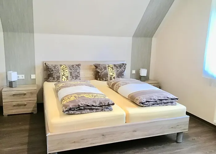 Am Schlossberg 3*