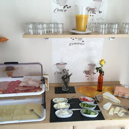 斯伯格城堡山膳食公寓酒店 招待所