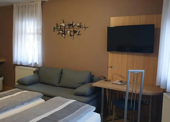 Гостевой дом Am Schlossberg 3*